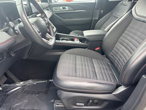 Used 2025 Ford Explorer ST-Line w/ ST-Line Street Pack AWD/4WD image 9