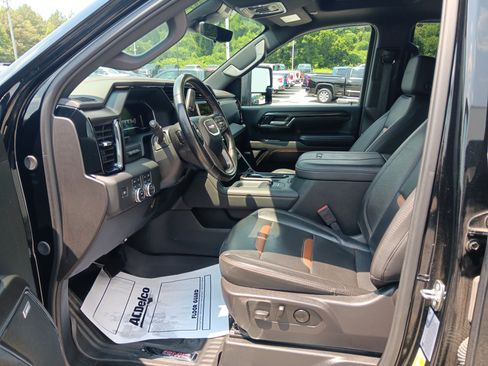 Used 2024 GMC Sierra 2500 AT4 w/ AT4 Premium Plus Package AWD/4WD image 10