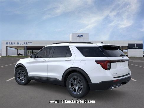 New 2026 Ford Explorer Active w/ Active Comfort Package image 4