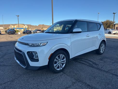 Used 2021 Kia Soul LX image 1