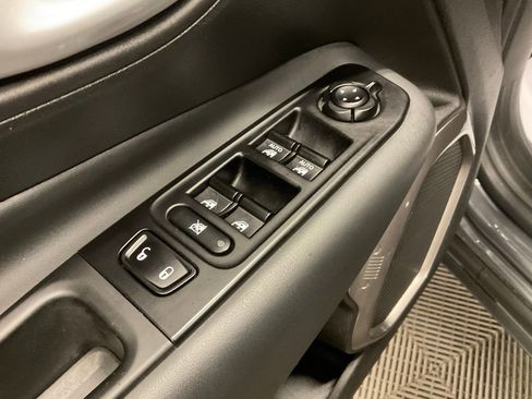 Used 2023 Jeep Renegade Latitude image 14