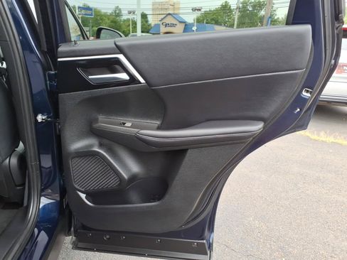 Used 2024 Mitsubishi Outlander SE AWD/4WD image 28