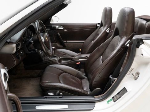 Used 2006 Porsche 911 Carrera RWD image 18