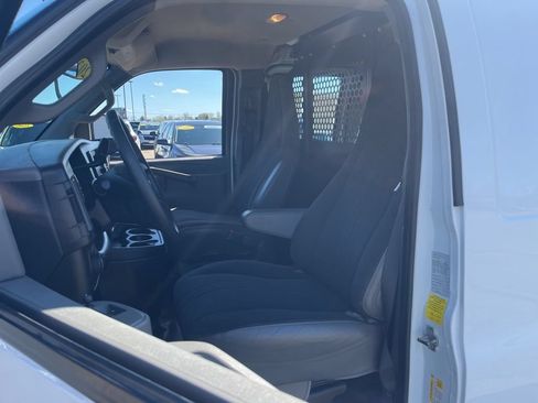 Used 2024 GMC Savana 2500 w/ Driver Convenience Package RWD image 16