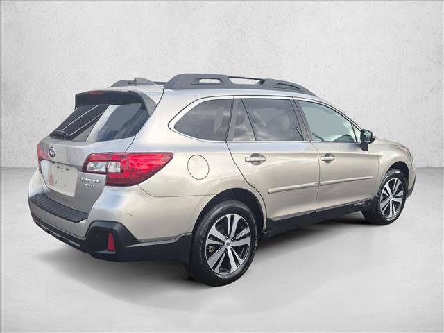 Used 2018 Subaru Outback 3.6R Limited AWD/4WD image 5
