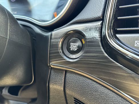 Certified 2019 Jeep Grand Cherokee Limited X AWD/4WD image 30