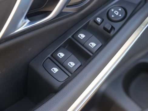 Certified 2025 BMW 330i Sedan w/ Premium Package image 27