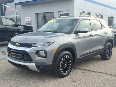 Used 2023 Chevrolet TrailBlazer LT w/ Convenience Package AWD/4WD image 1