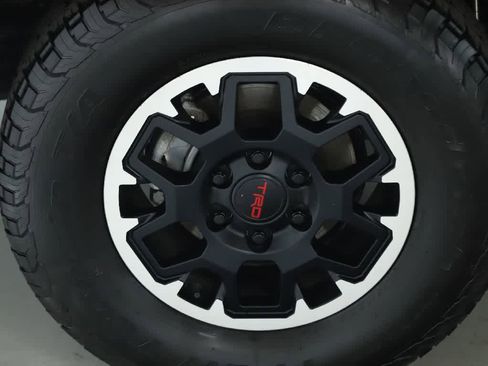 Used 2024 Toyota Tacoma TRD Off-Road image 12