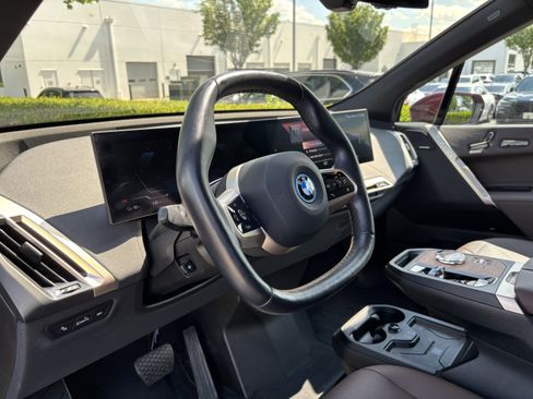 Certified 2023 BMW iX xDrive50 w/ Premium Package AWD/4WD image 17