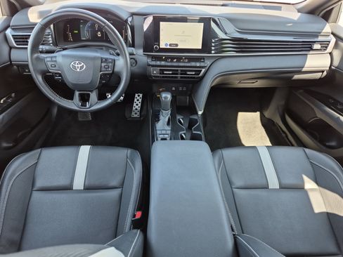 Used 2025 Toyota Camry SE FWD image 33