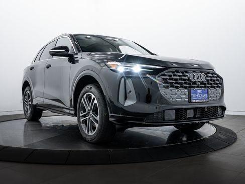New 2025 Audi Q5 2.0T Premium Plus image 1