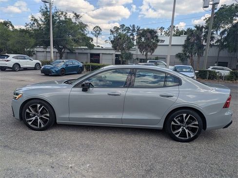 Used 2024 Volvo S60 B5 Core image 7