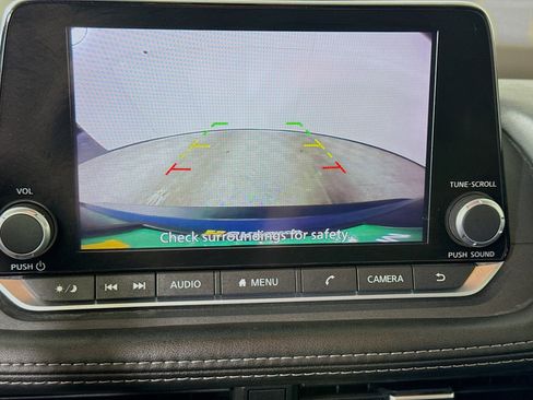 Used 2023 Nissan Rogue S image 19