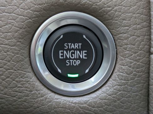 Used 2022 GMC Yukon XL Denali RWD image 27