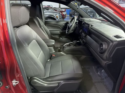 Used 2024 Chevrolet Colorado Trail Boss w/ Technology Package AWD/4WD image 25