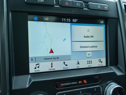 Used 2019 Ford F150 Lariat w/ Equipment Group 502A Luxury AWD/4WD image 28