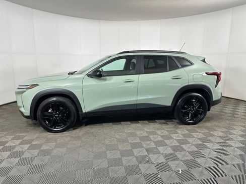 Used 2024 Chevrolet Trax ACTIV w/ Sunroof Package image 6