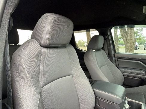 Certified 2024 Toyota Tacoma SR5 AWD/4WD image 39