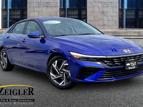 Used 2025 Hyundai Elantra SEL FWD image 1