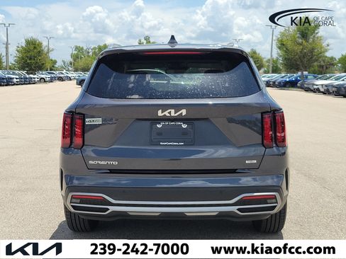 Certified 2024 Kia Sorento EX FWD image 5
