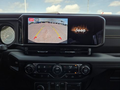 New 2026 Jeep Wrangler Unlimited Sahara AWD/4WD image 36