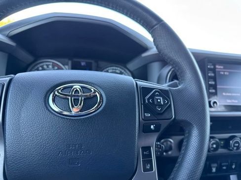 Used 2020 Toyota Tacoma TRD Off-Road AWD/4WD image 17