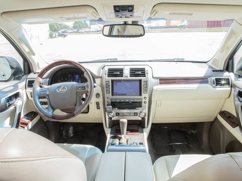 Used 2016 Lexus GX 460 w/ Premium Package AWD/4WD image 13