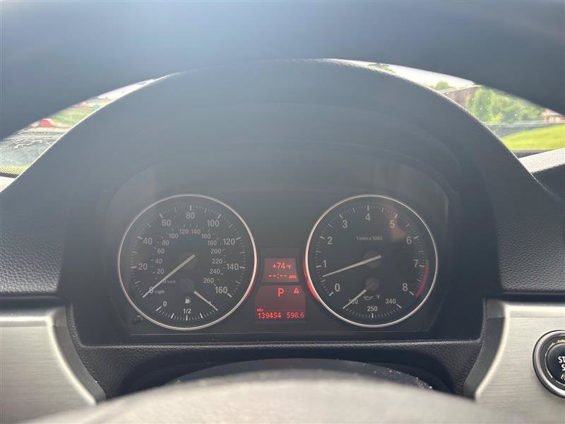 Used 2011 BMW 335i xDrive Sedan AWD/4WD image 19