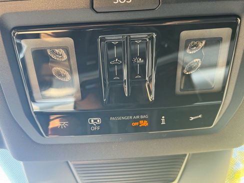 New 2025 Volkswagen Tiguan SE R-Line image 32