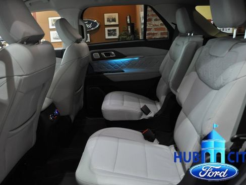 New 2026 Ford Explorer Platinum w/ LUX Leather Package AWD/4WD image 11