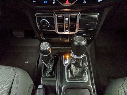 Used 2023 Jeep Wrangler Unlimited image 9