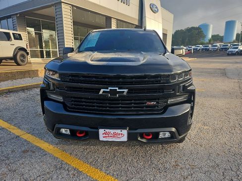 Used 2021 Chevrolet Silverado 1500 LT Trail Boss w/ Convenience Package II image 2