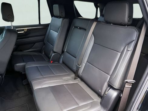 Used 2025 Chevrolet Tahoe Z71 AWD/4WD image 25
