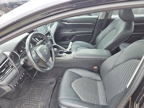 Used 2024 Toyota Camry SE image 6