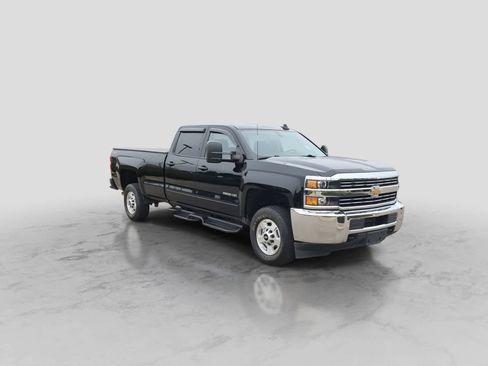 Used 2018 Chevrolet Silverado 2500 LT AWD/4WD image 2
