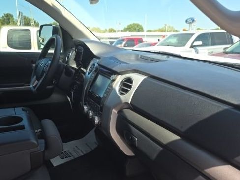 Used 2019 Toyota Tundra SR5 AWD/4WD image 30