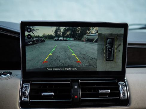 Used 2023 Lincoln Navigator L Reserve AWD/4WD image 34