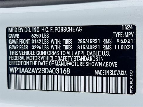 Certified 2025 Porsche Cayenne image 34