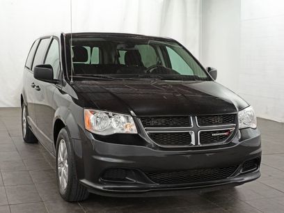 Used 2018 Dodge Grand Caravan SE w/ UConnect Hands-Free Group