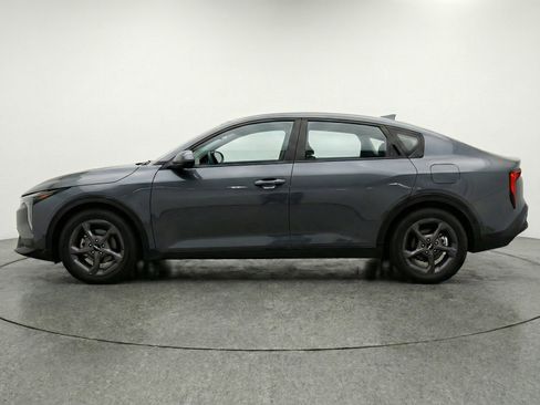 Used 2025 Kia K4 LXS image 5