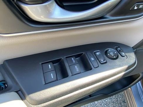 Used 2022 Honda CR-V Touring image 17