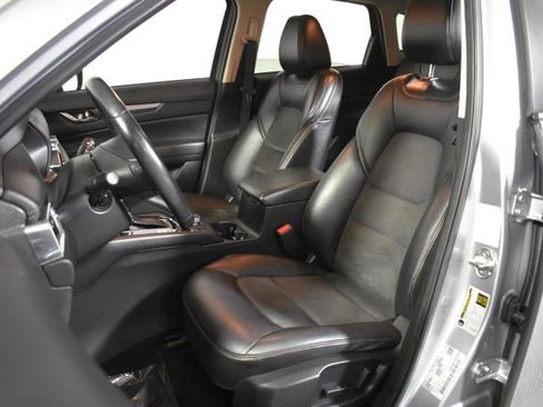 Used 2020 MAZDA CX-5 Touring FWD image 9