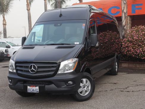 Used 2018 Mercedes-Benz Sprinter 2500 image 4