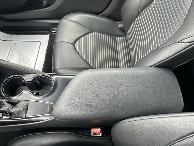 Used 2018 Toyota Camry SE FWD image 23