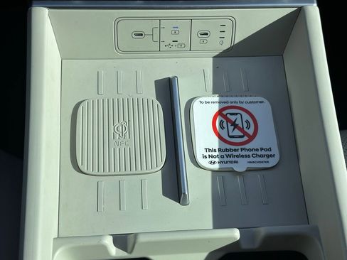 Certified 2025 Hyundai Santa Fe SEL image 32