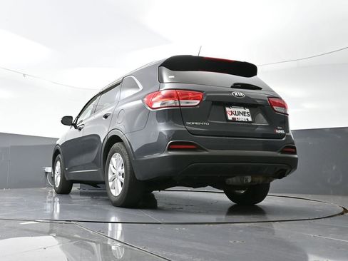 Used 2017 Kia Sorento AWD image 53