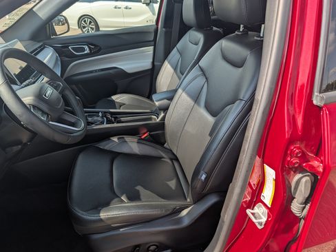 Used 2026 Jeep Compass Limited AWD/4WD image 20