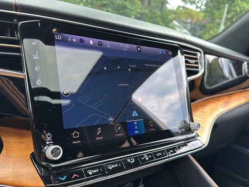 Used 2022 Jeep Grand Wagoneer Series III w/ Rear Seat Video Group 1 image 25