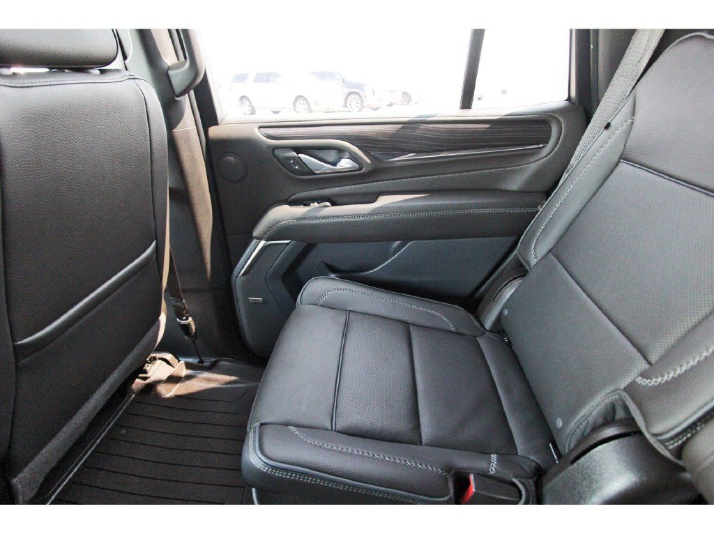 Used 2023 GMC Yukon Denali AWD/4WD image 12